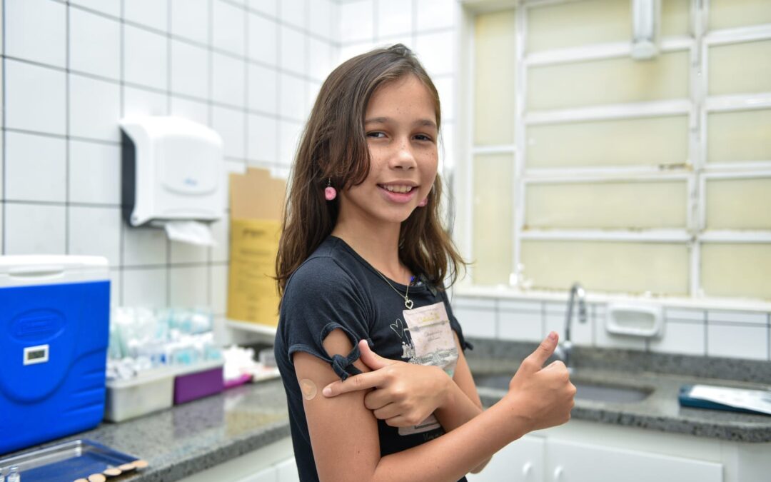 Prefeitura abre unidades e pontos itinerantes em shoppings para vacinação