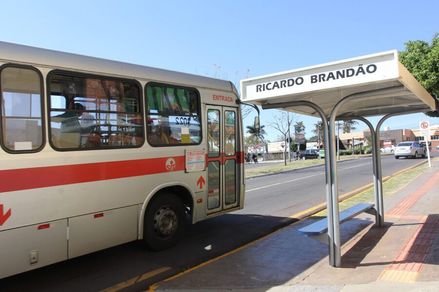 Transporte coletivo: CPI recomenda intervenção e troca de ônibus