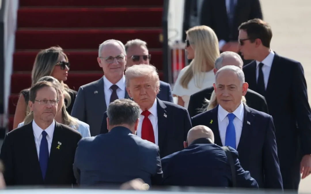 Hamas solta primeiros 7 reféns em acordo com Israel; Trump chega a Tel Aviv para acompanhar negociações