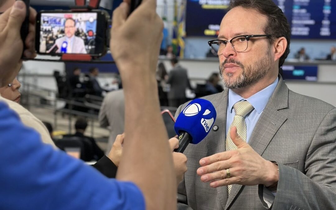 Dr. Lívio cobra ação urgente da Prefeitura diante da crise no transporte coletivo