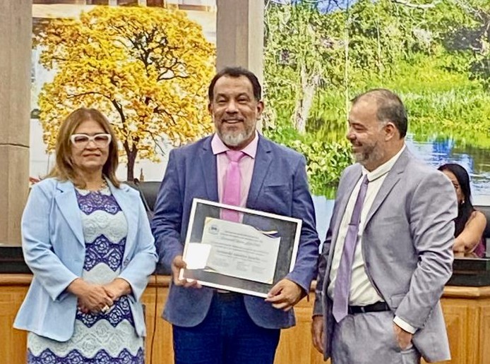 Joel Silva tem atuação reconhecida com a “Comenda Mauro Lúcio Ortiz”, em Aquidauana