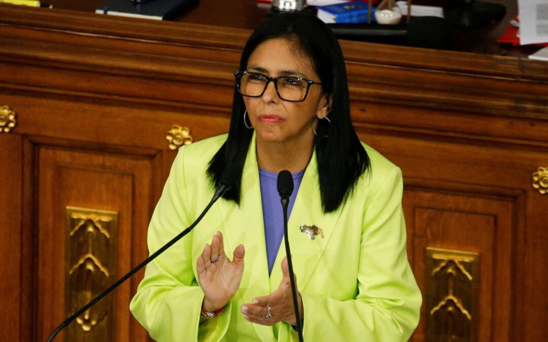 Delcy Rodríguez apresenta proposta de anistia geral na Venezuela