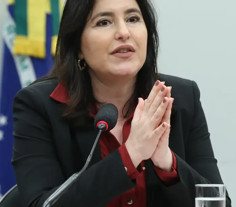 Simone Tebet confirma saída do governo Lula até março para disputar eleições