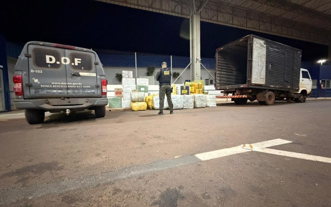 DOF apreende caminhão com cigarros e mercadorias avaliadas em mais de R$ 1 milhão