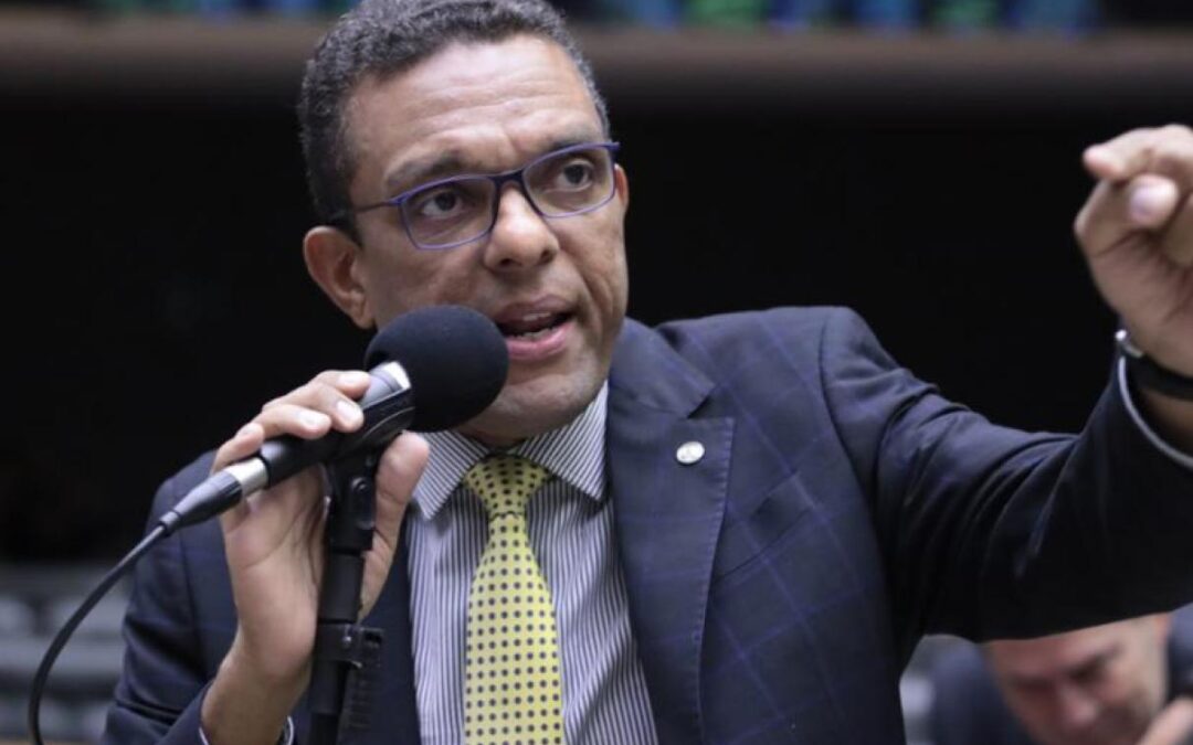 Fake news não tem ideologia. Tem crime.