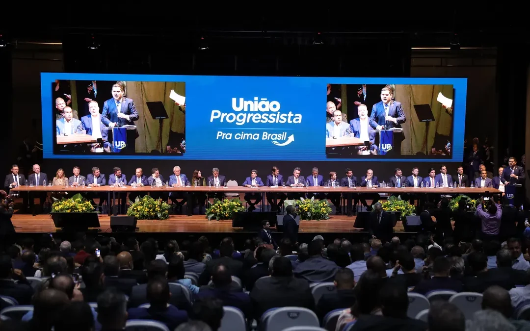 Federação Progressista rejeita aliança com Flávio Bolsonaro e se aproxima do governo Lula