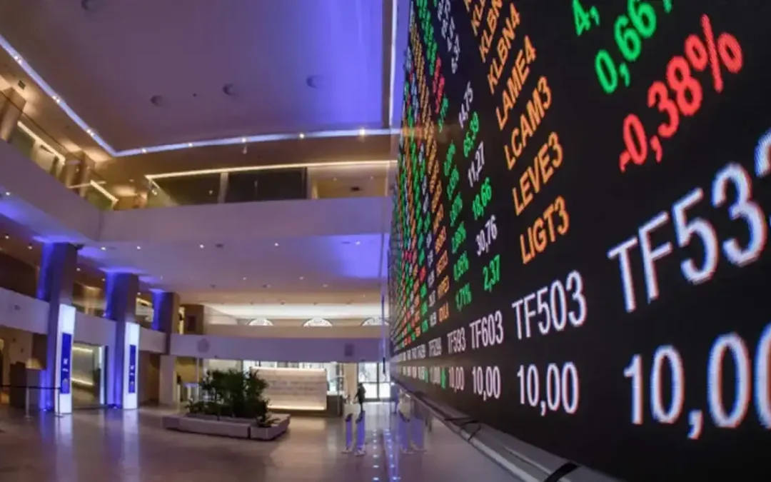 Bolsa bate recorde e fecha pela primeira vez acima dos 165 mil pontos