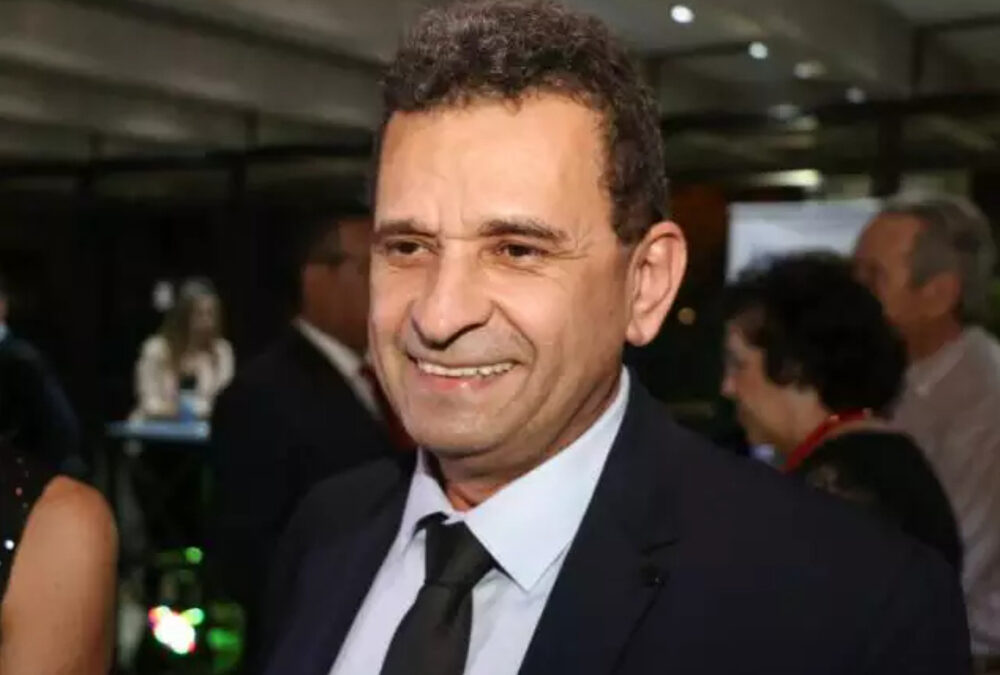 Empresária aponta empresa inexistente em ação de cobrança contra ufólogo