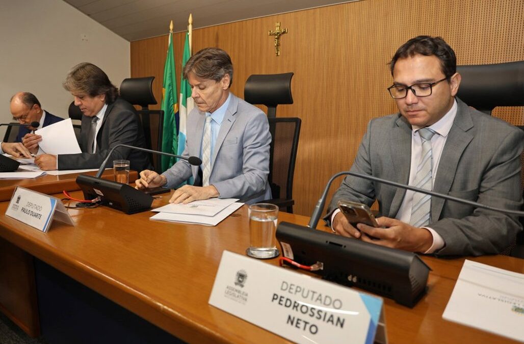 CCJR aprova projetos sobre violência digital e criação de cadastro de  invasores