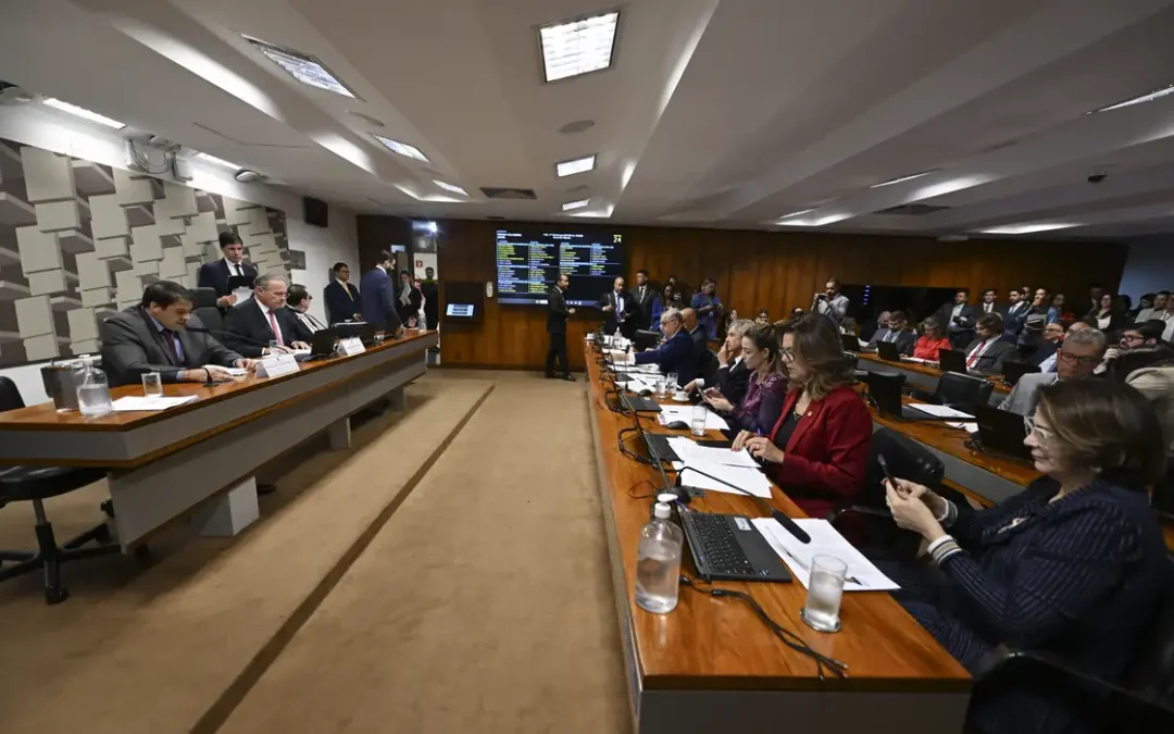 Senadores cobram CVM por suposta omissão no caso do Banco Master
