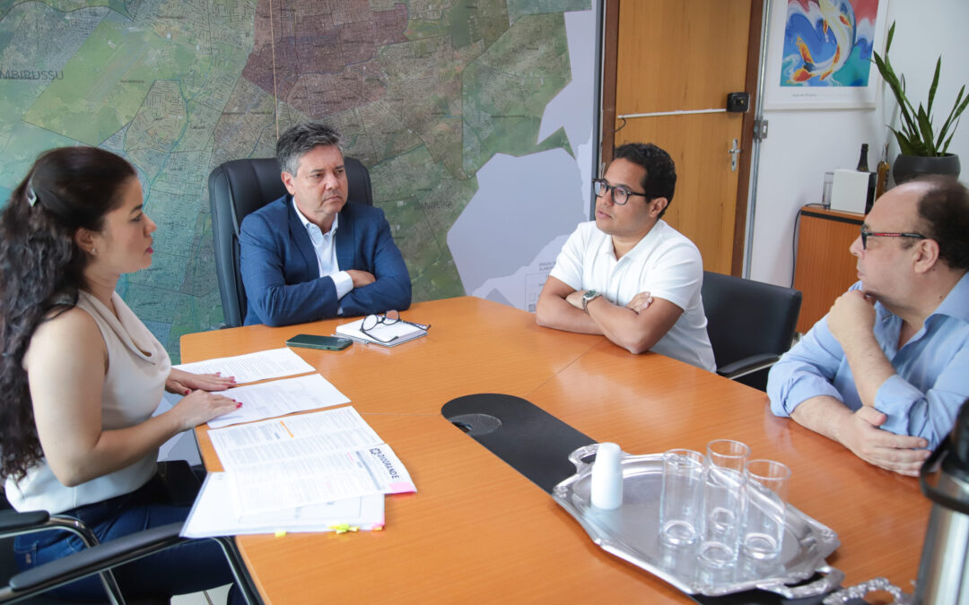 Na Semades, presidente Papy debate nova legislação para fortalecer políticas voltadas ao Turismo na Capital