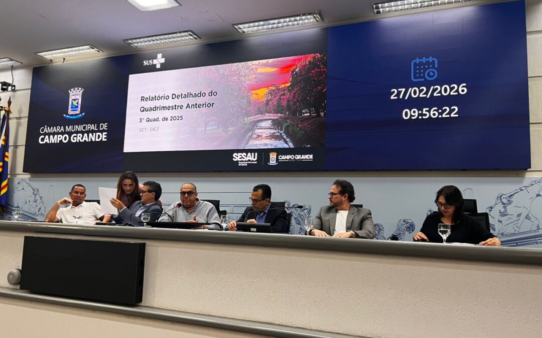 Vereador Dr. Lívio declara apoio ao novo secretário de Saúde durante prestação de contas da Sesau
