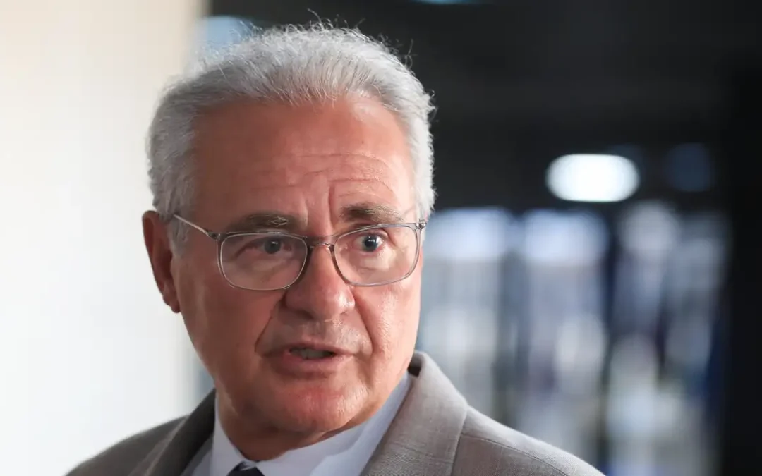 Senadores se reúnem com Fachin e pedem acesso ao inquérito do Master