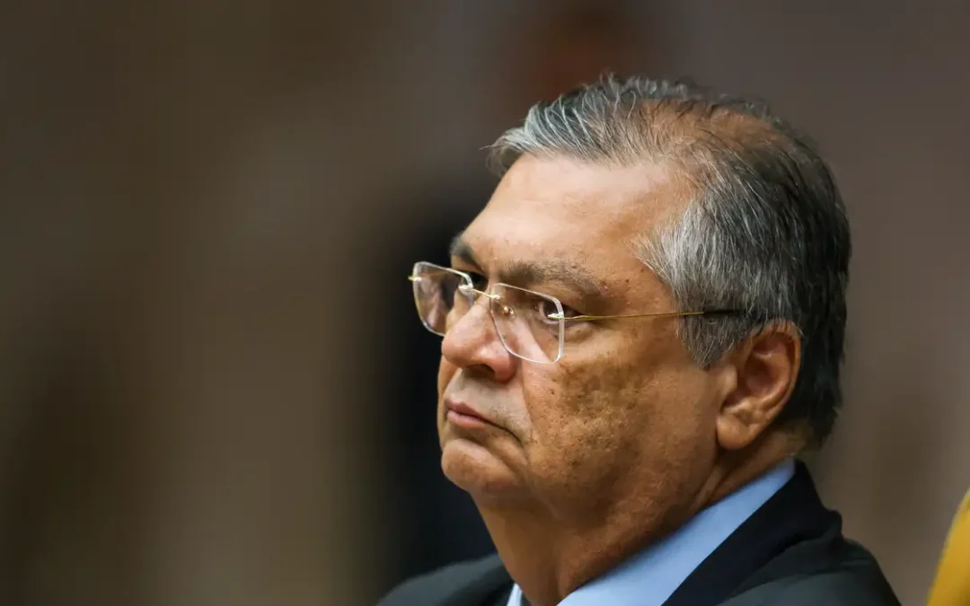 Dino suspende decisão da CPMI do INSS que quebrou sigilos de Lulinha