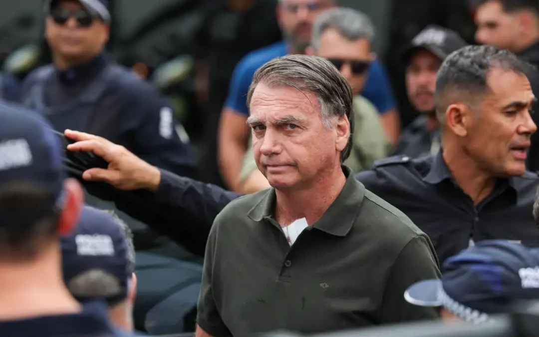 Bolsonaro é internado em UTI hospitalar com broncopneumonia bilateral