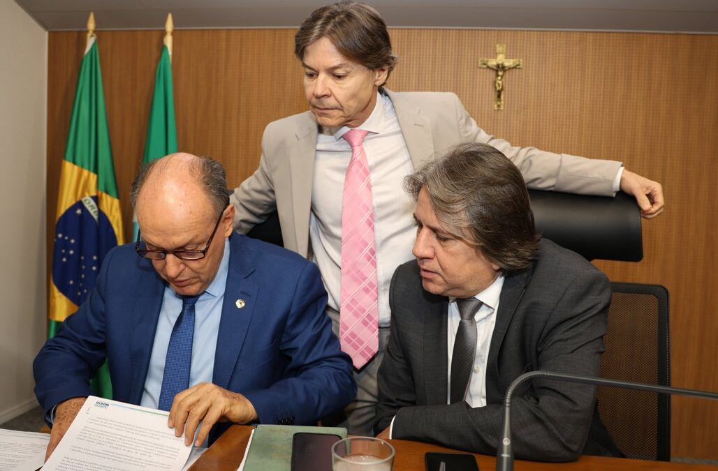 Definidas as presidências da CCJR e da Comissão de Saúde da ALEMS