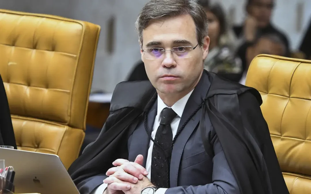 Mendonça desobriga ex-sócio do Master de depor na CPMI do INSS