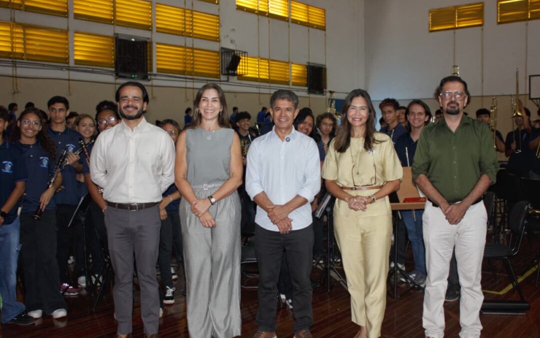 Deputado Rinaldo acompanha primeira-dama em visita ao Instituto Mirim e reforça compromisso com a instituição