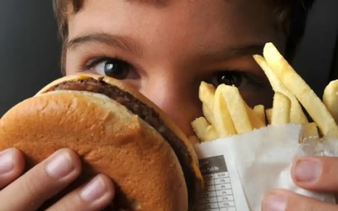 Uma em cada cinco crianças e adolescentes tem sobrepeso ou obesidade