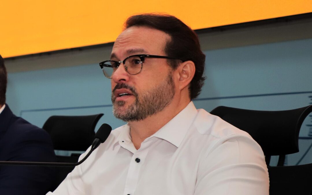 Dr.Lívio afirma que projeto de terceirização do Sus não deve avançar na Câmara