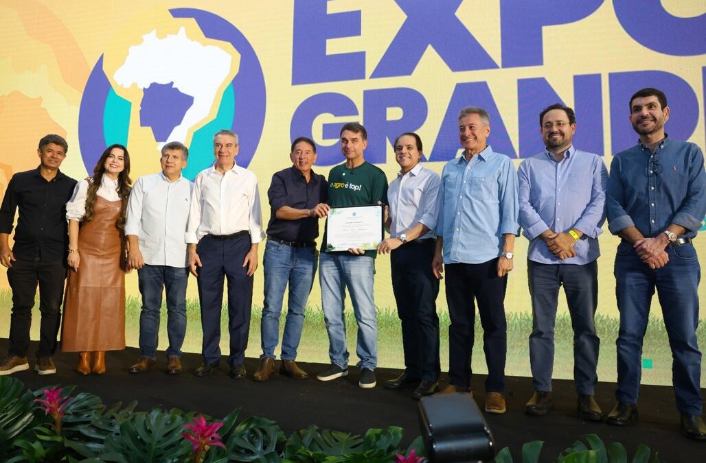 Deputados participam de abertura da Expogrande e inauguram estande da ALEMS